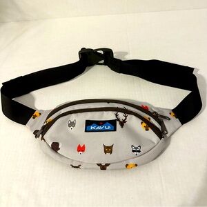 Kavu Fanny Pack Adjustable Waist Double Zip - Animal Head Design, Bear Bison